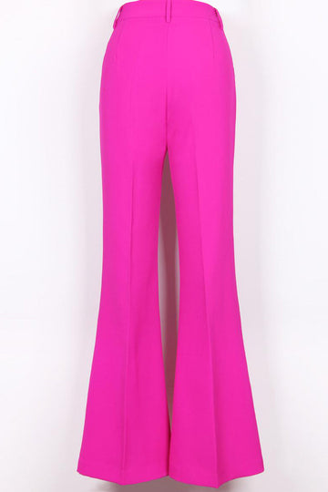 Trajes de mujer fucsia con solapa de pico de botón